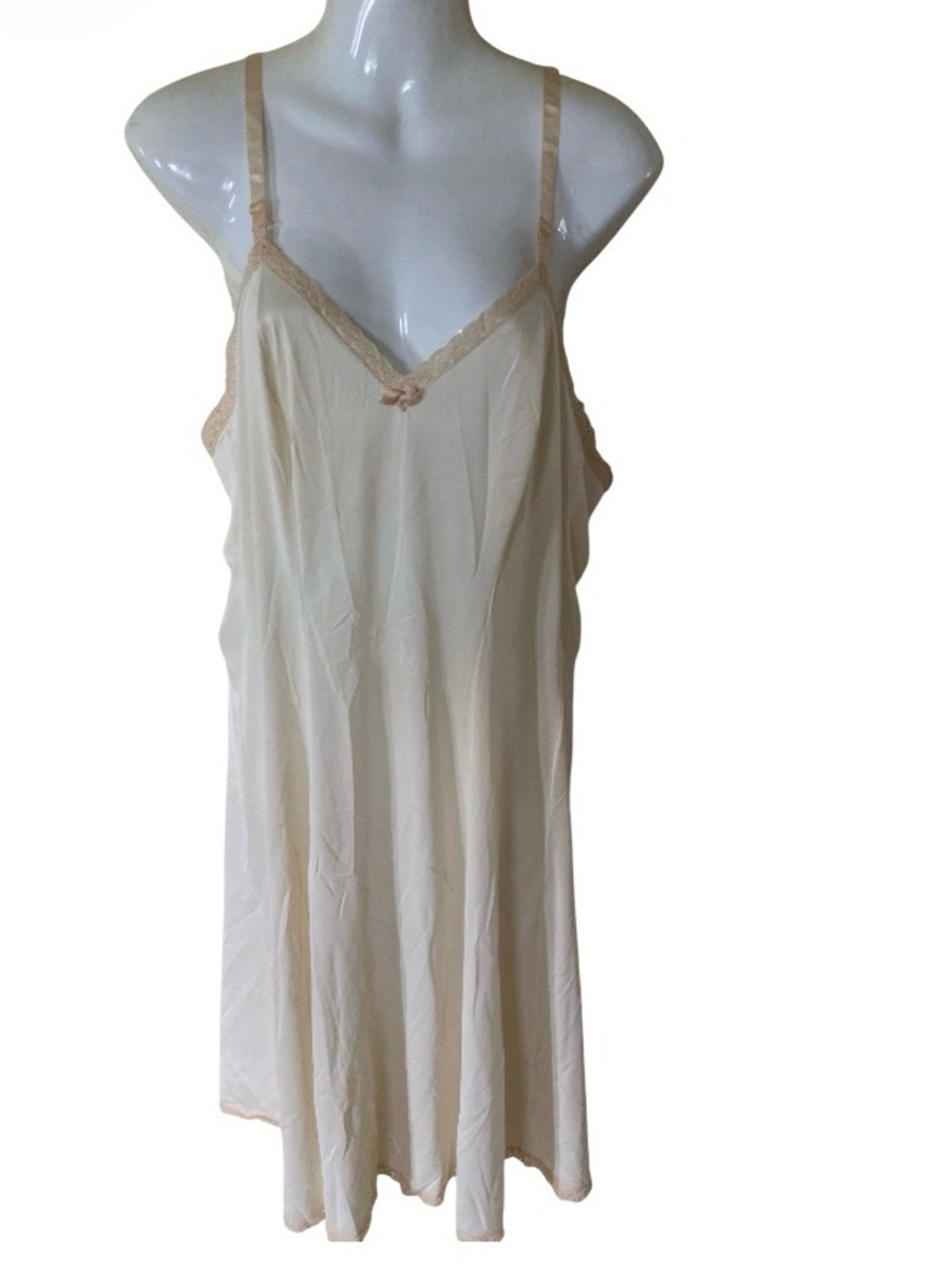 Sears Vintage Women’s Ivory Lace-Trim Slip dress size 40 in like new condition